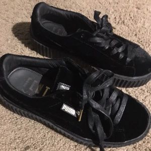 FENTY PUMA BY RIHANNA BLACK VELVET CREEPERS